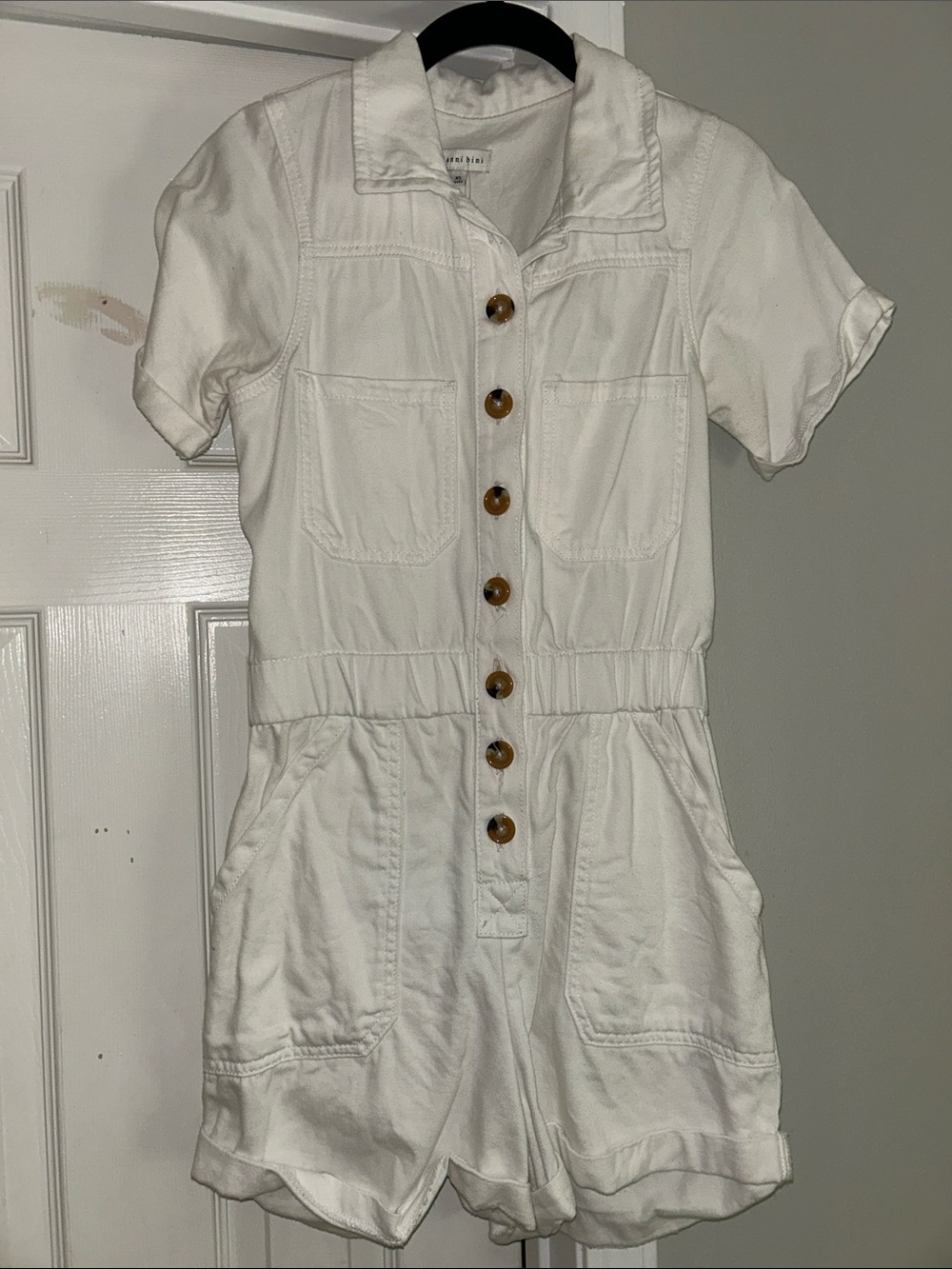 Gianni Bini White Short-Sleeve Button Romper